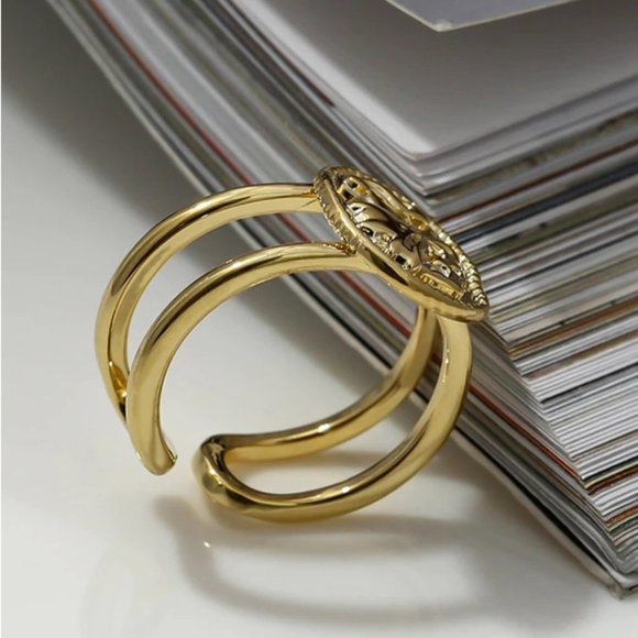 New 18K Gold Plated Vintage Coin Queen Elizabeth Resizable Ring - Picture 5 of 6